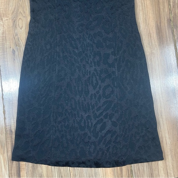 St. John Caviar Black Leopard Jaguar Print Sheath Dress Shot Sleeve‎ Size 2 - Picture 4 of 9
